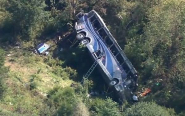 Νέα Υόρκη: Τραγωδία με λεωφορείο που μετέφερε μαθητές - Δύο νεκροί και πολλοί τραυματίες (βίντεο)