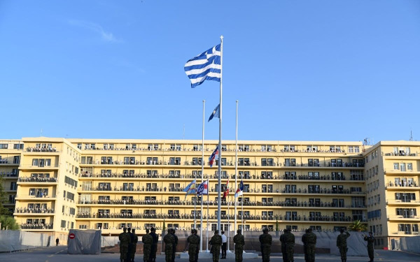 ΓΕΕΘΑ: Σε κλίμα συγκίνησης η απονομή τιμών στα θύματα του δυστυχήματος στη Λιβύη (βίντεο, φωτ.)