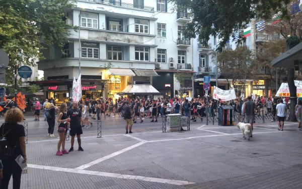 Θεσσαλονίκη: Ολοκληρώθηκε η πορεία αναρχικών και μελών της αριστεράς (βίντεο, φωτ.)