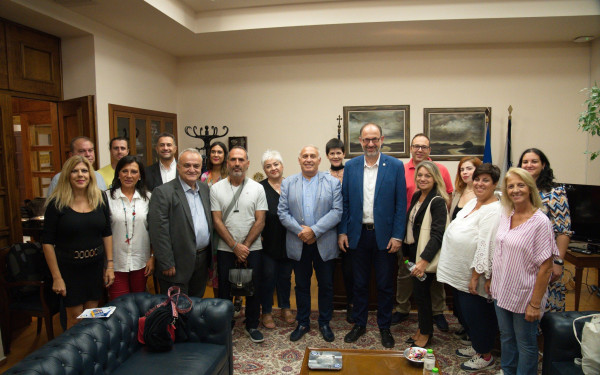 Συνάντηση Τσαβλή - Καπνοπώλη για τις επιχειρήσεις και την αγορά