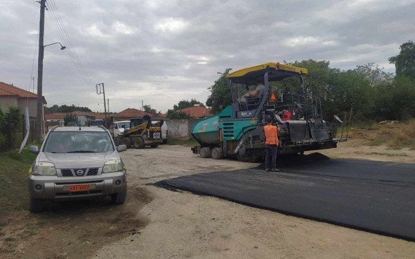 Φλώρινα: Ασφαλτοστρώσεις μετά από χρόνια στην κοινότητα Μελίτης (φωτ.)