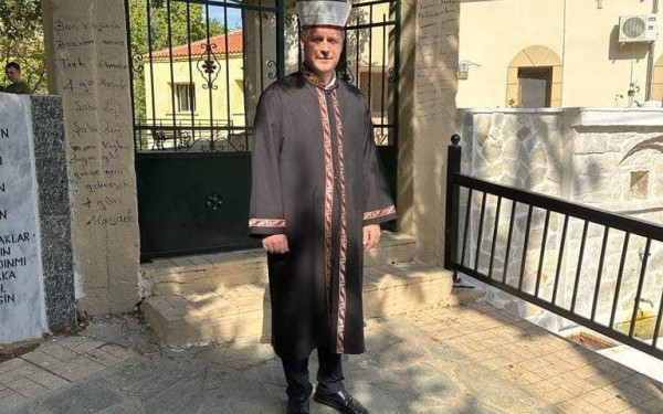 Ξάνθη: Έγραψαν απειλητικά μηνύματα κατά του ιμάμη στο τέμενος στο χωριό Πίλημα (φωτ.)