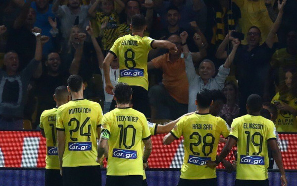 Super League: Νίκη με πέναλτι στο 95' η ΑΕΚ, τεσσάρα στην Τρίπολη ο Παναθηναϊκός (βίντεο)