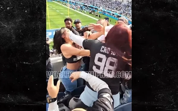 Αδιανόητο μαλλιοτράβηγμα και ξύλο μεταξύ γυναικών σε αγώνα του NFL (βίντεο)