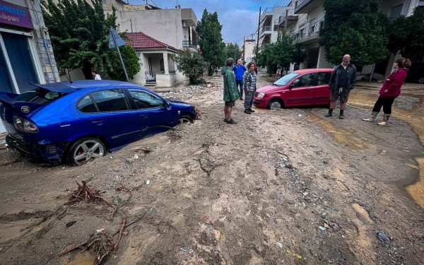 Κακοκαιρία Elias: Μετρούν τις πληγές τους οι κάτοικοι σε Θεσσαλία και βόρεια Εύβοια - Απέραντος λασπότοπος ο Βόλος (φωτ.)