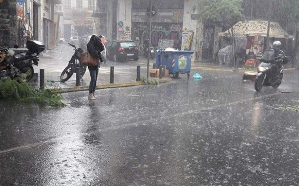 Καιρός: Με βροχές, καταιγίδες και χαλαζοπτώσεις συνεχίζεται η εβδομάδα - Άνεμοι έως 9 μποφόρ θα «χτυπήσουν» τη Θεσσαλονίκη