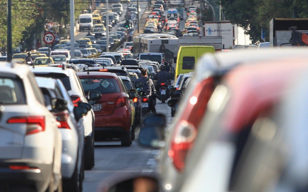 Θεσσαλονίκη: Εκτροπή δικύκλου στον Περιφερειακό - Μποτιλιαρισμένη ξανά όλη η πόλη