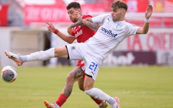 Super League: «Πετάει» ο Πανσερραϊκός, νίκησε τον ΠΑΣ Γιάννινα με γκολ στο 90'