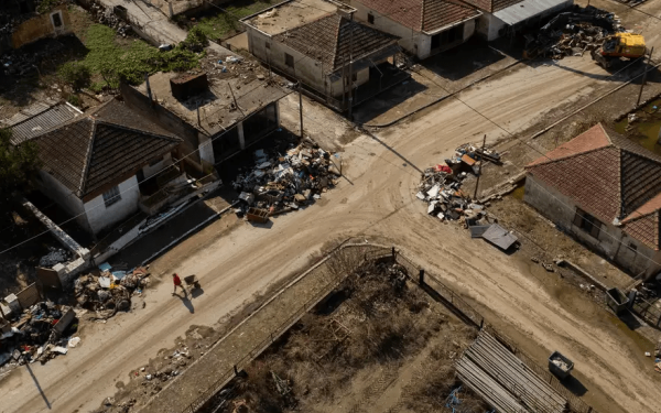 Μη πόσιμο το νερό σε 6 κοινότητες των Τρικάλων - Νέες εικόνες από drone με το χάος που επικρατεί
