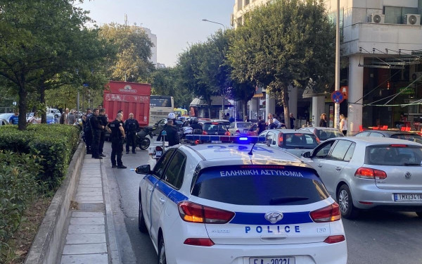 Τροχαίο στη Θεσσαλονίκη: Παράσυρση πεζής από μηχανή στον Βαρδάρη (φωτ.)