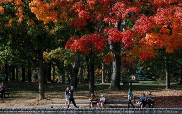  Ρεκόρ ζέστης με 30 βαθμούς στον Καναδά - «Δεν έχει ξαναγίνει μήνα Οκτώβριο» (φωτ.)