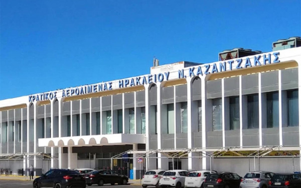 Ηράκλειο: Έκρηξη μέσα σε αεροπλάνο στο αεροδρόμιο