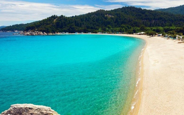 Χαλκιδική: Μαγεύουν οι ακτές της Σιθωνίας - Δείτε συγκλονιστικό βίντεο