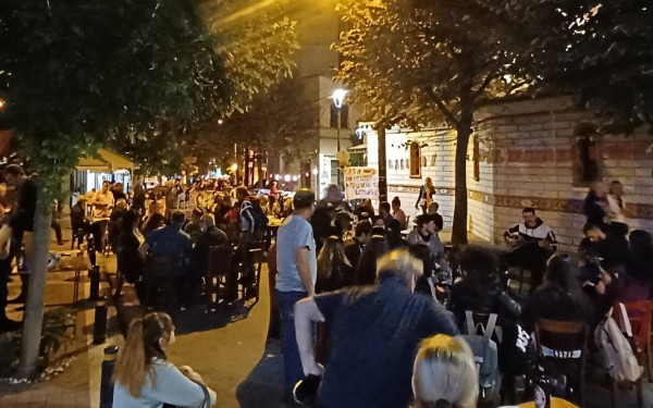 Φθινοπωρινό τραπέζι γειτονιάς την Παρασκευή στη Νεάπολη