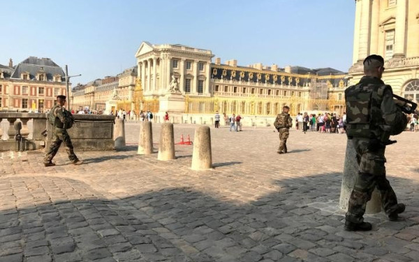 Απειλή για βόμβα στις Βερσαλλίες - Εκκενώνεται το Ανάκτορο