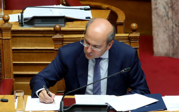 Κ. Χατζηδάκης: «Δέκα αλήθειες» στους «δέκα μύθους» για τους ελεύθερους επαγγελματίες