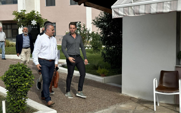 Επίσημη πρώτη Κασσελάκη στη Θεσσαλονίκη με υψηλή κομματική εκπροσώπηση