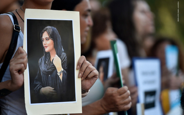 Στην Mάχσα Αμινί και το ιρανικό κίνημα γυναικών το Βραβείο Ζαχάρωφ 2023