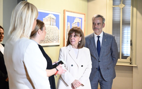 Θεσσαλονίκη: Στη Δημοτική Πινακοθήκη ξεναγήθηκε η ΠτΔ