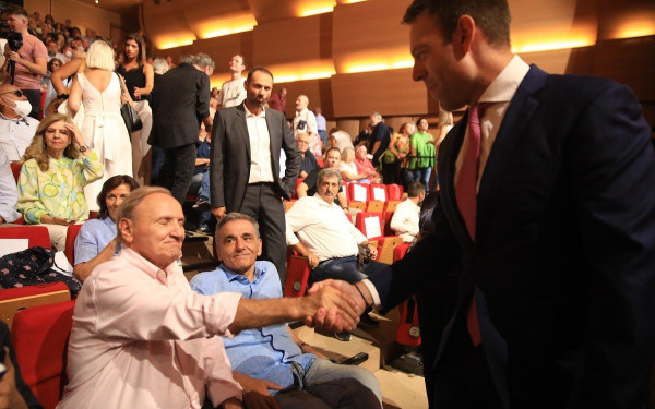 Ο Κασσελάκης διέγραψε τον Τζουμάκα (βίντεο)