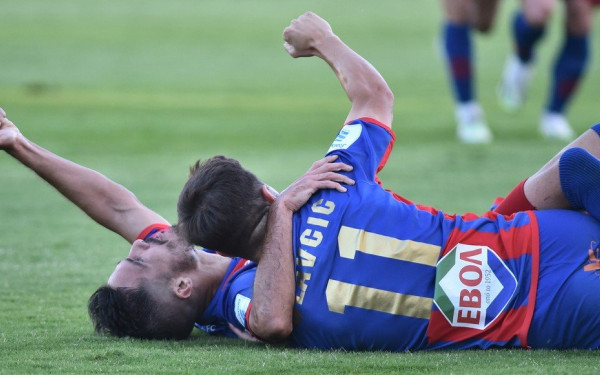 Super League: Έσπασε το ρόδι ο Βόλος - Θρίλερ με το VAR στο Περιστέρι (βίντεο)