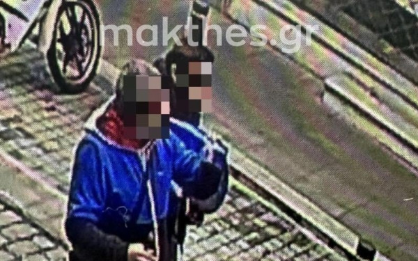 Εβραϊκό Μουσείο Θεσσαλονίκης: 2 ύποπτοι φαίνεται να αφήνουν τη βαλίτσα - Δείτε το αποκαλυπτικό βίντεο