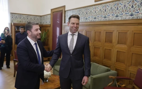 Συναντήθηκαν Ανδρουλάκης - Κασσελάκης: Τι είπαν μπροστά στις κάμερες (φωτ.)