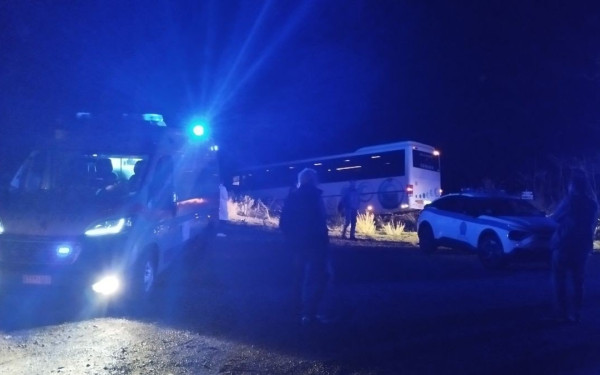 Αρκαδία: Νεκρός ο οδηγός του ΚΤΕΛ που έπαθε ανακοπή και πήγε να πέσει στον γκρεμό (βίντεο, φωτ.)