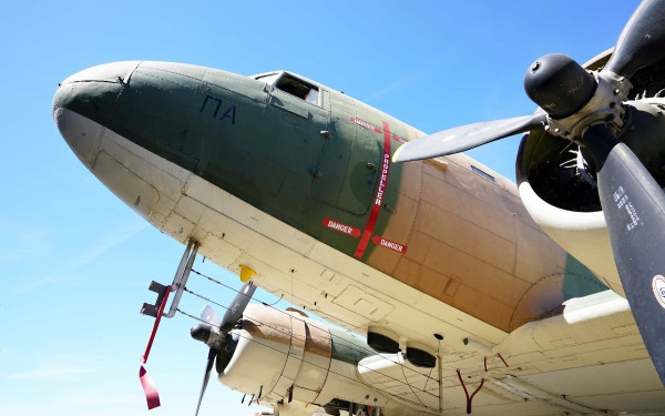 Η θρυλική Dakota «Ποσειδώνας» επιστρέφει στους ελληνικούς ουρανούς (φωτ.)