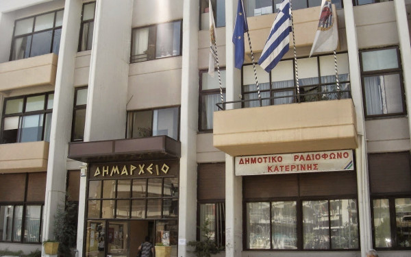 Βγήκαν «μαχαίρια» στο δήμο Κατερίνης - Επίθεση Κουκοδήμου σε Ντούμο: «Σταματήστε τις απειλές»