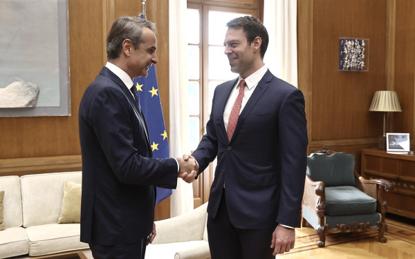 Κασσελάκης σε Μητσοτάκη για τη φοροδιαφυγή: «Οι τίμιοι ελεύθεροι επαγγελματίες βαφτίζονται συλλήβδην φοροφυγάδες»