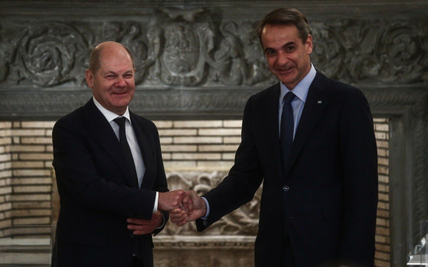 Μητσοτάκης: Θέλει να αποσπάσει την πολιτική στήριξη της Γερμανίας για τον ενεργειακό διάδρομο «Νότου - Βορρά»