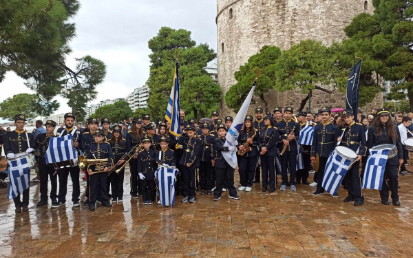 Ωραιόκαστρο: Εντυπωσίασε η Φιλαρμονική Ορχήστρα του δήμου δίνοντας… ρυθμό στο κέντρο της Θεσσαλονίκης