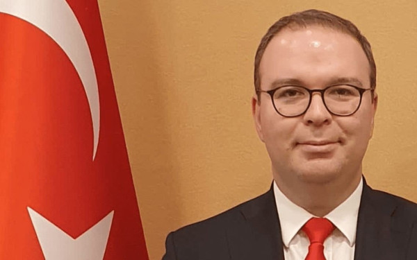 Θράκη: Προκλητικός ο Γενικός Πρόξενος της Τουρκίας - Έφυγε από το επίσημο γεύμα προς τιμήν της ΠτΔ γιατί δεν του άρεσε η ταξιθεσία