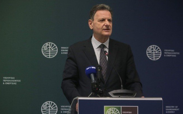 Νέο τοπίο στην αγορά ενέργειας: Επίδομα για θέρμανση με ρεύμα, στήριξη πολύτεκνων, ποινές για ρευματοκλοπές