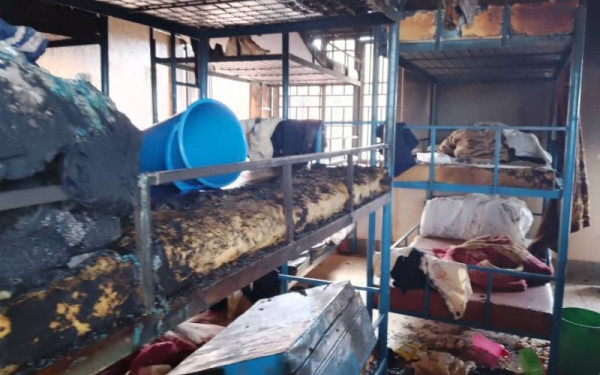 Τραγωδία στην Ουγκάντα: 2 παιδιά κάηκαν στον ύπνο τους σε κοιτώνα σχολείου (βίντεο & φωτ.)