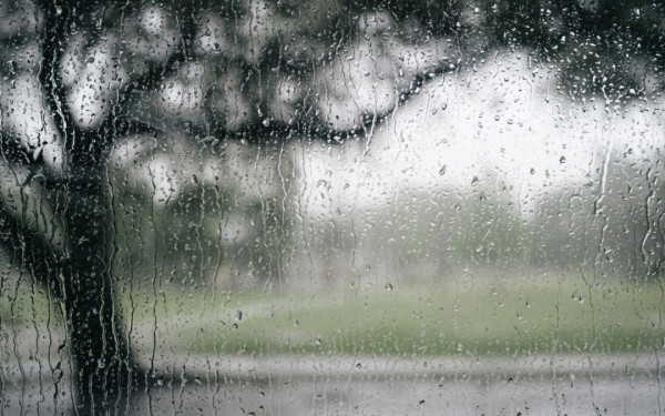 Καιρός: Με βροχές και συννεφιά οι παρελάσεις της 25ης Μαρτίου - Βελτίωση από το μεσημέρι