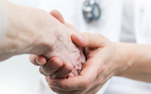 Παγκόσμια Ημέρα Τρίτης Ηλικίας: Να επεκταθεί έως τα 75 ο προσυμπτωματικός έλεγχος για χρόνιες νόσους