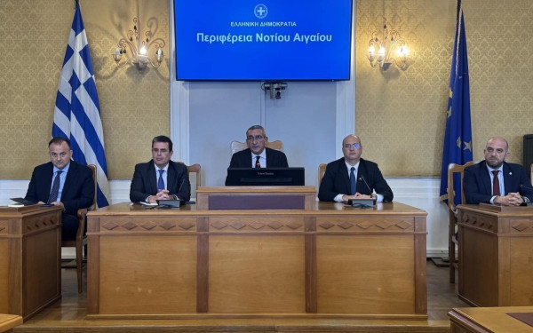 Κυβερνητικό κλιμάκιο στη Ρόδο για το μεταναστευτικό 