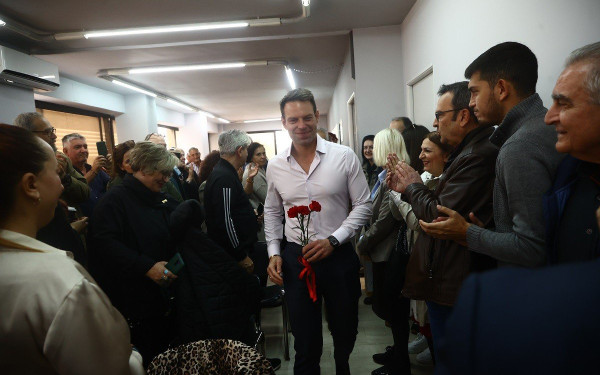 Επίσκεψη Κασσελάκη στα γραφεία του ΣΥΡΙΖΑ Θεσσαλονίκης στον απόηχο των παραιτήσεων (βίντεο, φωτ.)
