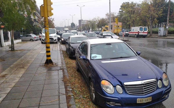 Θεσσαλονίκη: Σε 24ωρη απεργία τα ταξί - Συγκέντρωση και πορεία στο ΥΜΑΘ (φωτ.)