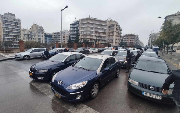 Τα 3 ζητήματα που «καίνε» τους οδηγούς ταξί συζήτησε μαζί τους ο Στ. Κασσελάκης