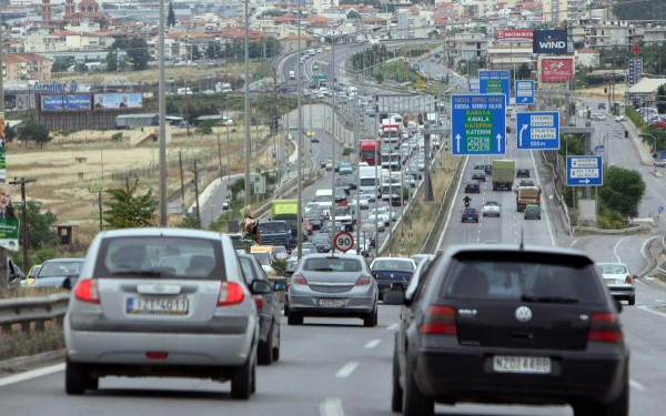 Θεσσαλονίκη: Καραμπόλα έξι οχημάτων στον Περιφερειακό - Κυκλοφοριακό κομφούζιο