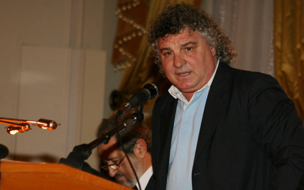 Χατζηπαναγής: "Μεγάλη θλίψη για τον Μαραντόνα"