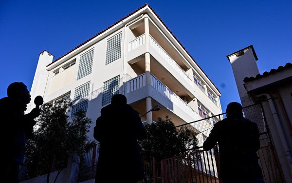 Πέραμα: 15χρονη έπεσε από μπαλκόνι τρίτου ορόφου σε Γυμνάσιο