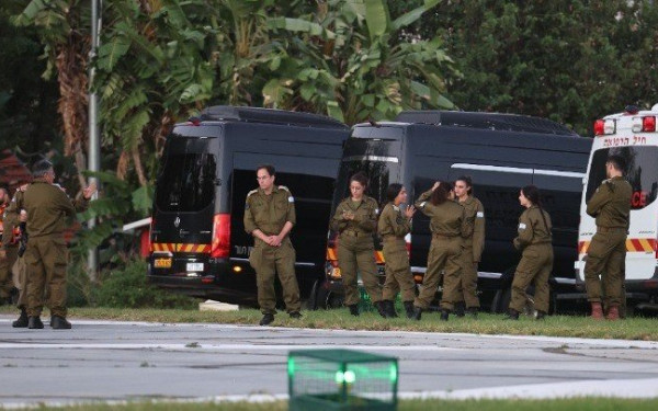 Γάζα: Παραδόθηκαν δύο Ισραηλινοί όμηροι από τη Χαμάς στον Ερυθρό Σταυρό