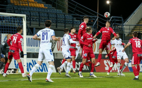 Super League: «Έγκλημα» και τιμωρία για τον Πανσερραϊκό, ανάσανε ο Παναιτωλικός (βίντεο)