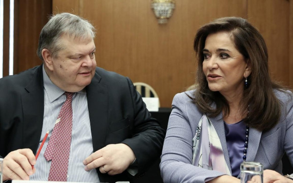 Υπέρ των ανοιχτών διαύλων επικοινωνίας με την Τουρκία η Ντόρα Μπακογιάννη και ο Ευάγγελος Βενιζέλος