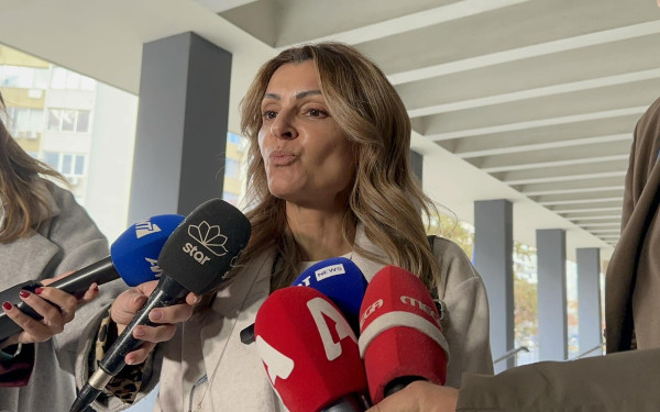 Δίκη για παράσυρση Έμμας: Κατέθεσε η συνοδηγός - «Εξακολουθεί να θέλει να σώσει το τομάρι της» λέει η μητέρα της 21χρονης 