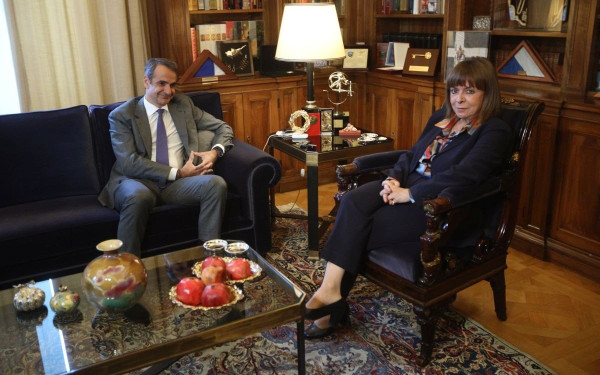 Μητσοτάκης σε ΠτΔ: Δεν θα επηρεάσει τις σχέσεις με τη Βρετανία η ακύρωση της συνάντησης με Σούνακ (βίντεο)